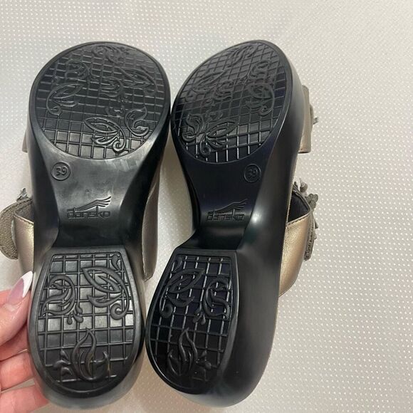 Dansko Donna Slide Pewter Leather Flower Bronze Sandals Size 39 US 8.5 8 1/2 - Picture 7 of 7